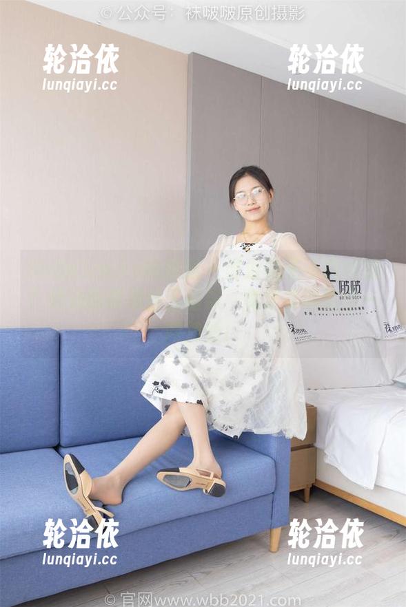 BoBoSocks袜啵啵 - 谁说袜子不能性感？奶油的厚黑丝五指袜，免费美图邀你一同捧腹！