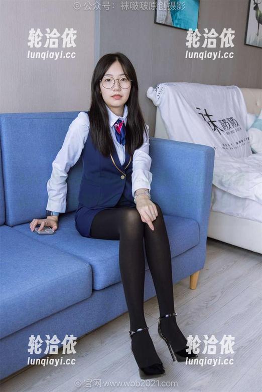 BoBoSocks袜啵啵 - 哈哈，甜甜圈的瑜伽动作：明明梦游也能摆形的原图与图包。