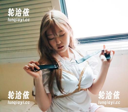Mozzi(모찌)=水手服，似乎可以在海洋里乍现的一道风景。