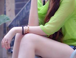 PANS写真 – 依依的美腿作品：对不起，我只看到腿了