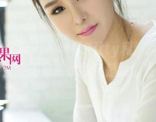 UGirls尤果网 – 欣杨Kitty和她的旗袍套图：今天是想欣赏还是致郁呢？