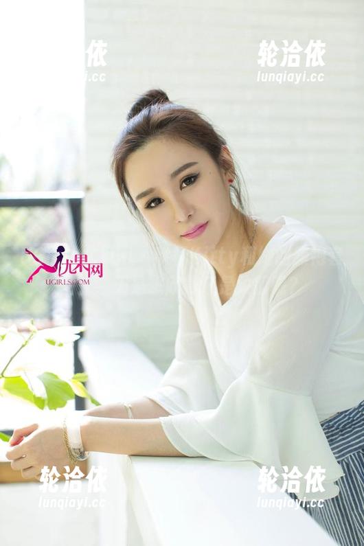 UGirls尤果网 - 欣杨Kitty和她的旗袍套图：今天是想欣赏还是致郁呢？