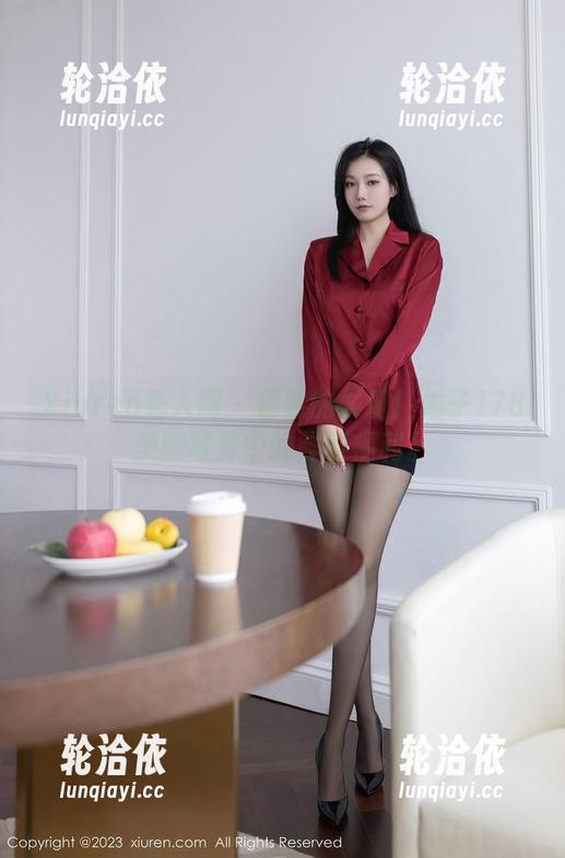 Xiuren秀人网 - 偶然的发现！柚子178美腿写真中的鲜爽福利。