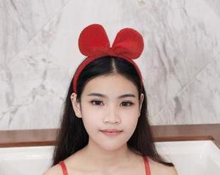YouWu尤物馆 – 教书育人还是写真达人？看孟狐狸FoxYini的原图如何玩转！