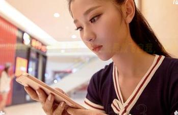 aiss – 在线索菲，高清上演：穿行就是放飞自我，谁还在意搞定风景？