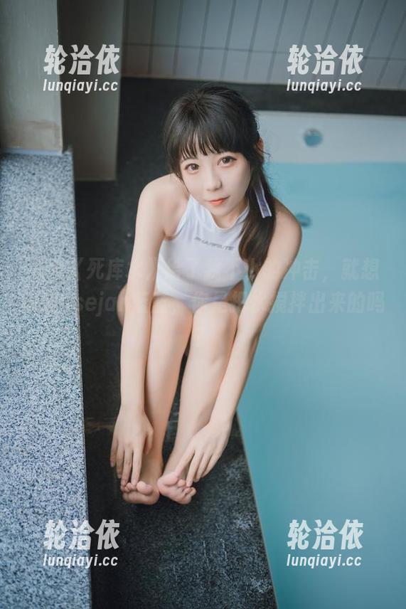 原图《死库水》给了我不小的冲击，就想问问usejan蓝蓝，你是把水搅拌出来的吗？