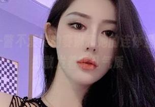 微密圈 – 一瞥不爱笑的赛琳和她的连体渔网，原图竟然散发着非凡气质