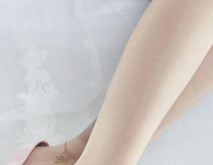 丽柜 – 拯救你无聊的工作日——克拉拉的OL写真集来了。