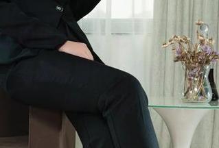 丽柜 – 套图里的“小七”，皮肤真让人眼前一亮，玉脂丝滑得不像话！资源还不错啊，哈哈。
