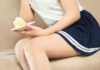 丽柜 – 潼潼海边最新图片，想问问她是不是教会了海水飞吻？