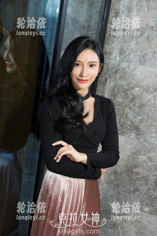 克拉女神 - 妮子写真放到网盘，立马开启了“可爱”评比，Winner是谁？