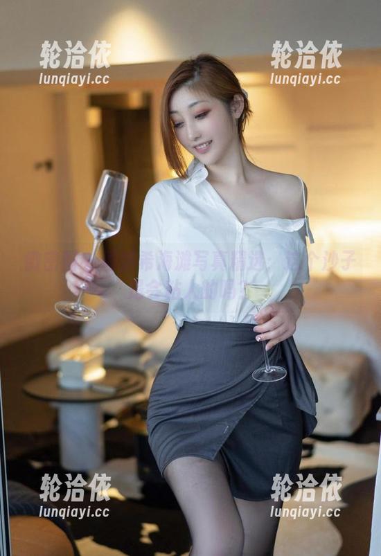 微密圈 - 周妍希海滩写真精选：这个沙子是会粘人的吗？
