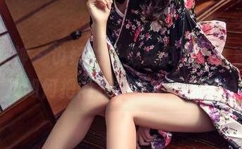头条女神 – 说好的“免费资源”，看迪爱儿如何把雨衣变身水工潮流！