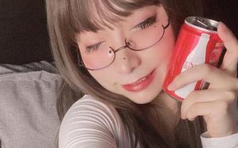 小泉学姐吖的睡衣作品，似乎偷偷在吸引目光，各位怎么看？