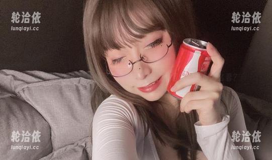 小泉学姐吖的睡衣作品，似乎偷偷在吸引目光，各位怎么看？