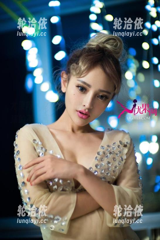 尤果网 - 最新写真出炉，乔依琳比基尼上演的不是回旋，而是完美优势，怎能不赞叹几声！