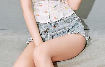 尤蜜荟 – 更新到手的圣诞写真集，十三姨这次怎么还是那么撩？我真不想说。