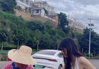 微密圈 – 最新上线——就是阿朱啊的夏天图包，你们敢来一睹为快吗？