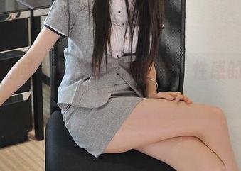 异思趣向 – 小六的皮裙套图：性感的另一种气质