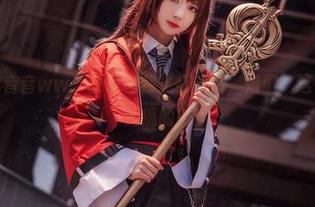 高清遇上弥音音ww：丽塔刘邦式红皇后，姐们，这衣服您在哪儿搞的？