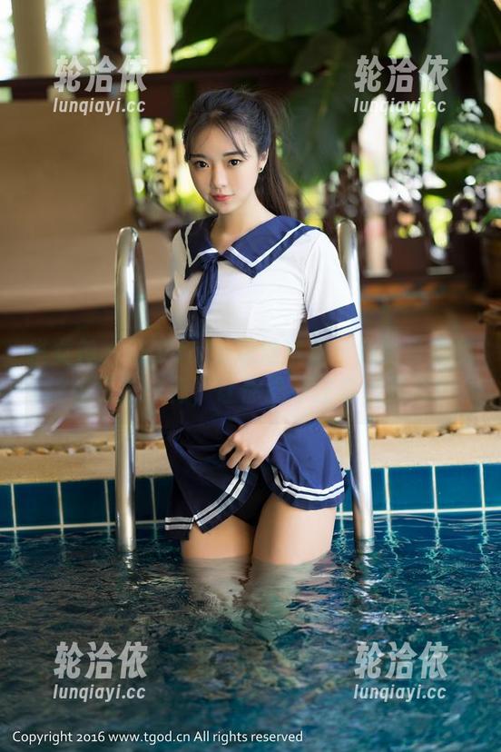 推女神-晓艾fafa 推女神 - 晓艾fafa泳池写真:她的身形和这张原图一样,让你忍不住多看几眼!