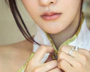 推女郎 – 本以为白色是简单的，结果陆瓷非要与无圣光撕扯，呃，图片里暗藏啥？