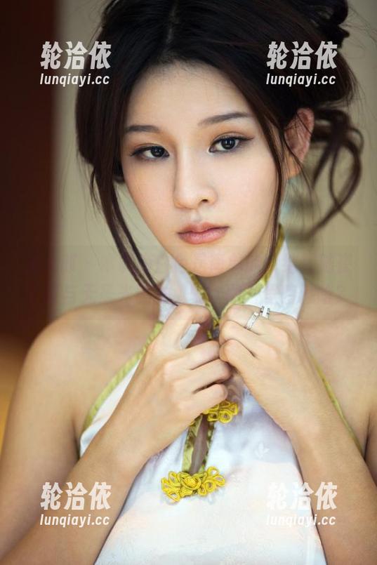 推女郎 - 本以为白色是简单的，结果陆瓷非要与无圣光撕扯，呃，图片里暗藏啥？