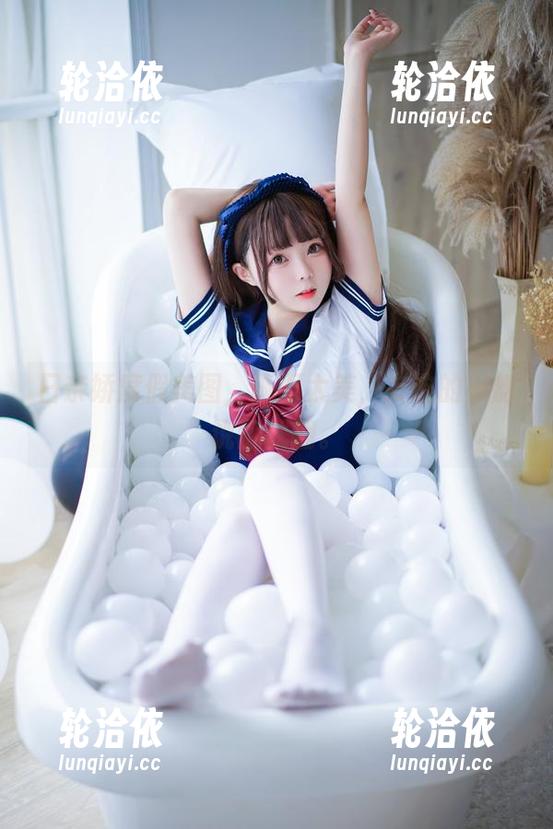 日奈娇度假美图，画面太美，友谊的小船说翻就翻。