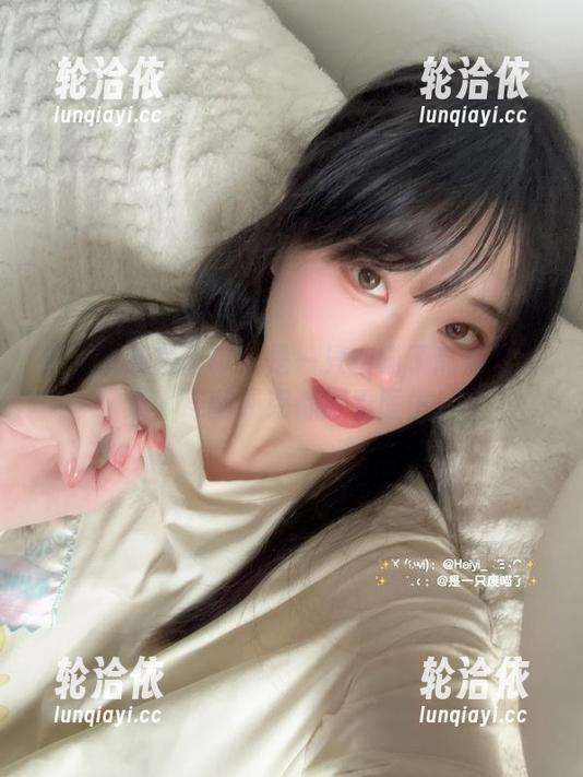 护士没那么简单：是一只废喵了高清写真集，连翻扑克都得看医生！