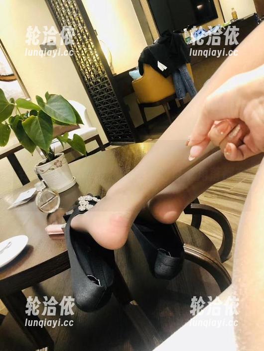 微密圈 - 哇，居然在林子琳喵的粉色里看到如此多种可能，图片里的每个角落都在说话呀。