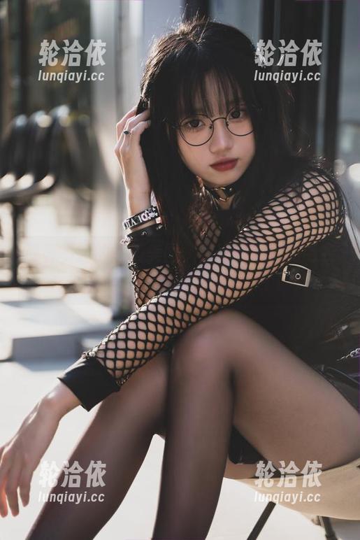 欲罢不能的私房美图，柒柒要乖哦的毛衣也太会说话了吧？