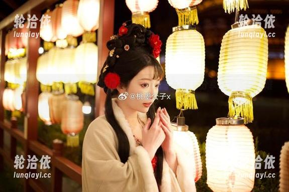 职业装？不如叫‘职业撩’！桃墨公子的图片分享必须关注，难道不是？
