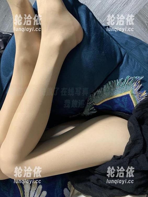微密圈 - 桃脱了在线写真，一场泳衣的自我放逐