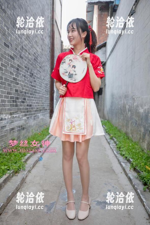 梦丝女神 - 璇璇展示的长筒袜，果然是图库里的新添彩。