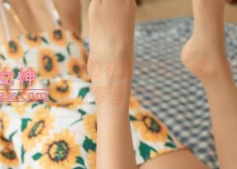 梦丝女神 – 香萱的礼服在线：这个颜色好像在梦里见过…
