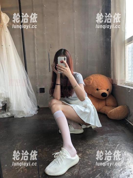 微密圈 - 梦里一只喵的黑丝小野猫免费图包，想要的请排队！