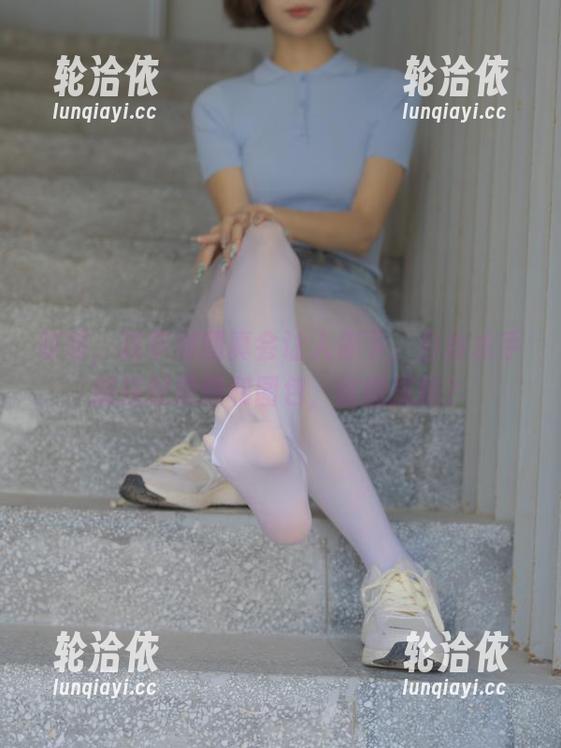 哎呀，森萝财团真会让人停下，白丝水手服搭配原图和图包，谁能抗拒？