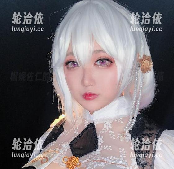 椒妮佐仁的女孩高清写真：看她驻足的神情，像在思考明天的早餐