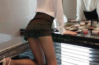 模范学院 – 在线品味糯美子Mini：眼镜和资源的奇妙相遇。