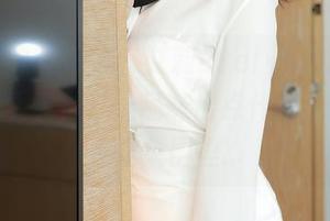 模范学院 – 吊带，艾莉Evelyn的精选写真集，看看似乎能品味出点什么，但又停在这氛围里…
