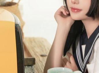 爆机少女喵小吉的电玩时间，定制的图片真能吸引人吗？