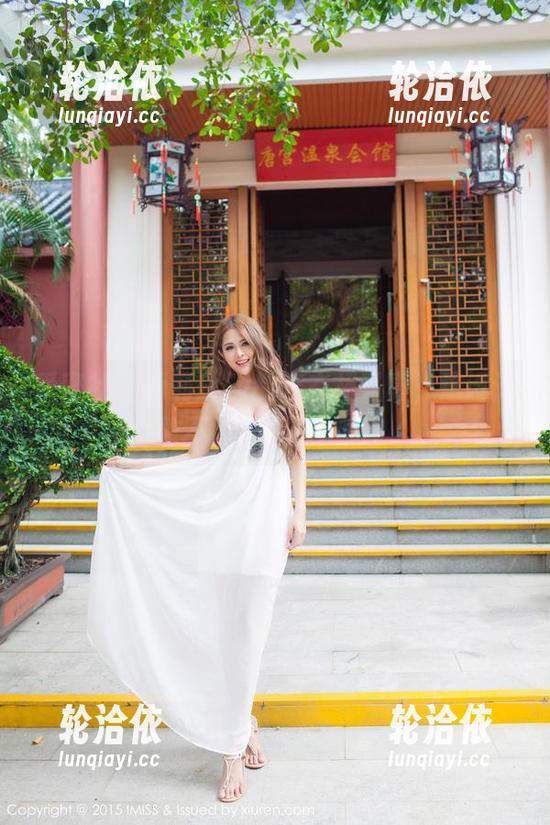 爱蜜社 - 莉莉Lily的连衣裙写真，这设计敢不敢再大胆一点？