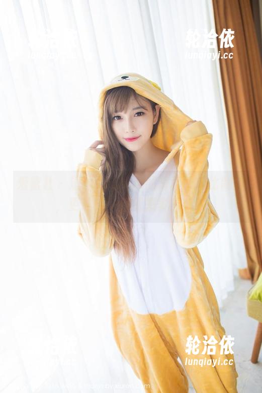爱蜜社-逗逗doudou 爱蜜社 - 逗逗doudou的写真,相比制服,更让人一看就想多看几眼
