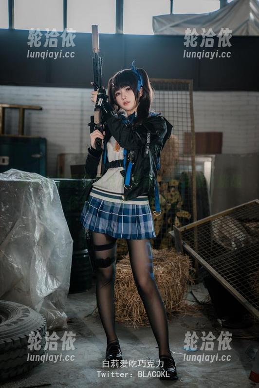 最新白莉爱吃巧克力更新，一张照片挑战你对“姐姐”的定义！