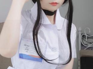 这不是背影照，是白银81的精选时刻——露背上衣最佳实录
