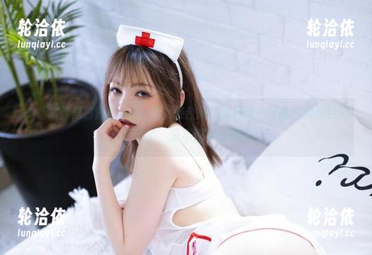 一整本都是白露Bululu的女孩合集，翻开第一页我就被那目光给抓住了，是不是真心话啊？