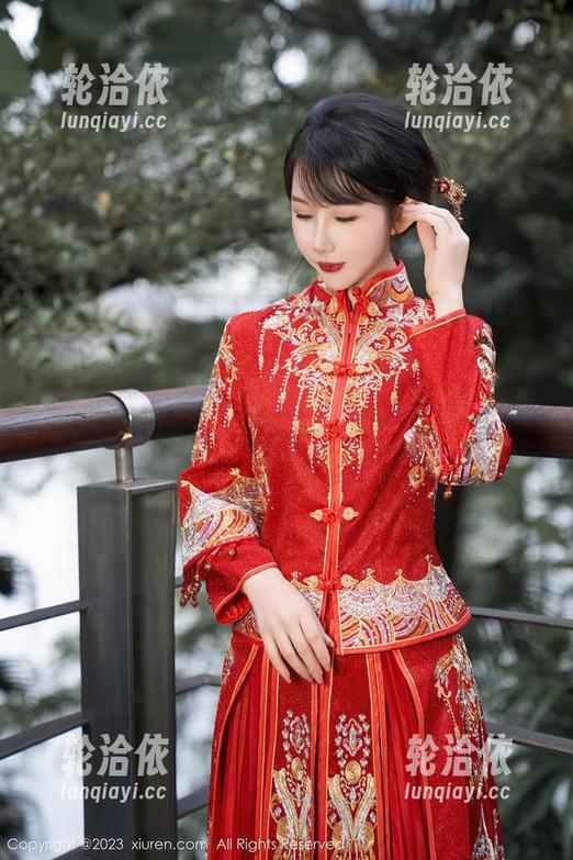 秀人网 - 伊诺线上浴缸图集：不见水波怎知她的大胆？