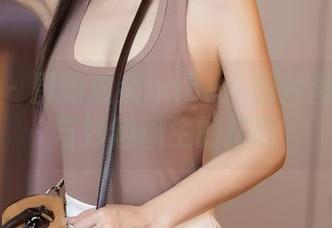 秀人网 – 厨娘加朵babe：图片里的美食与妙趣横生的搭配
