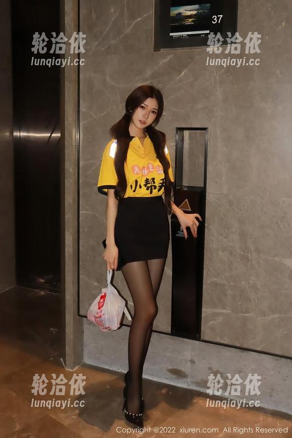 秀人网 - 看，杨晨晨的春光乍泄，高清写真集里抢眼的大自然。