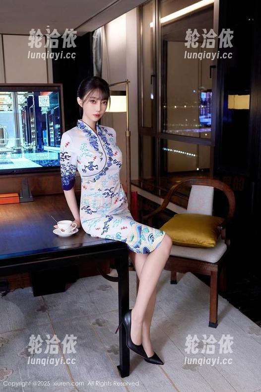 秀人网 - 厨娘林悠悠的写真集：厨房里的趣事，吃的和看的资源不能少！